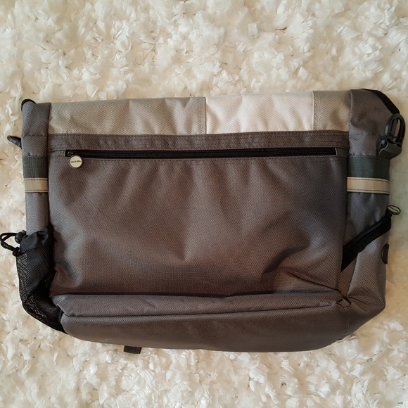 Microsoft XBOX 360 Gaming Console Messenger Bag - Picture 2 of 10